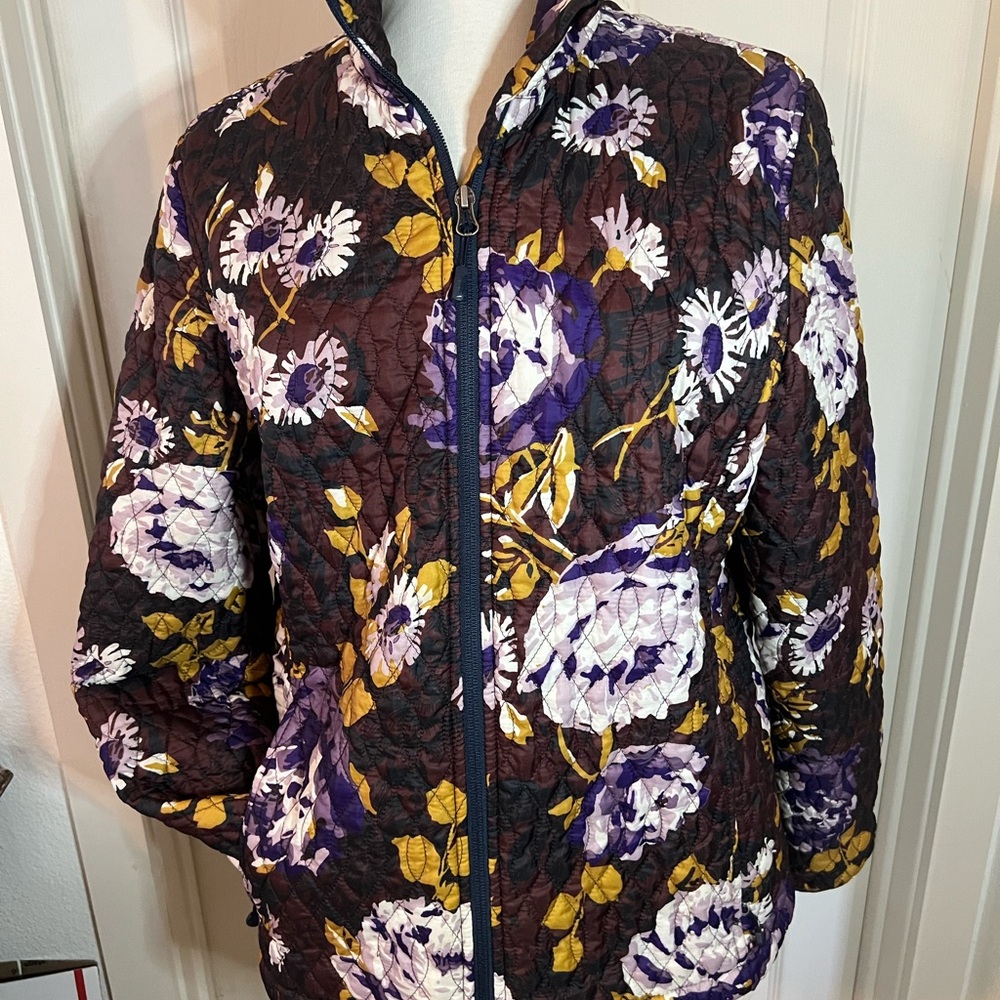 Lands End Women’s Multi Colored Dark Floral Quilted Jacket sz Large Light Weight